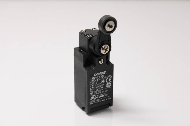 OMRON D4N-2120 NSNBC01 - LIMIT SWITCH