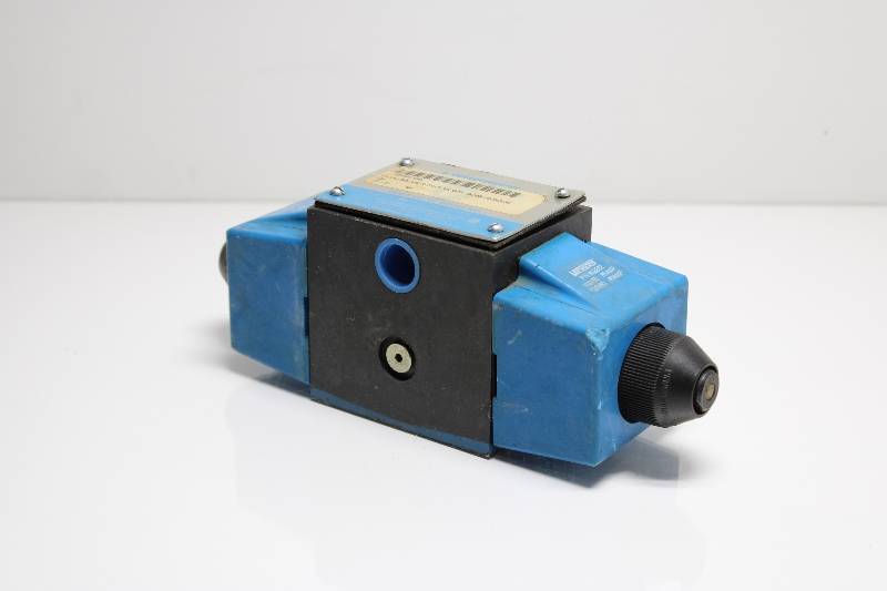 VICKERS DG4S4-012N-B-60-S324 NSMD - DIRECTIONAL VALVE