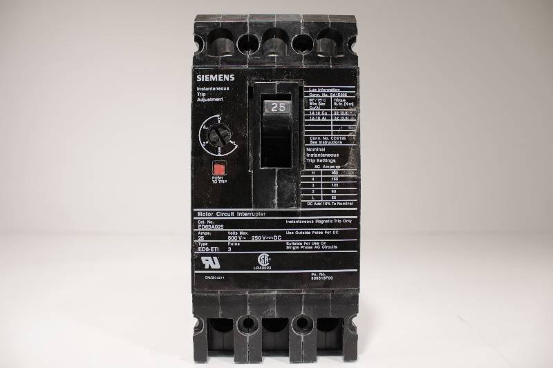 SIEMENS ED63A025 NSNBC01 - CIRCUIT BREAKER
