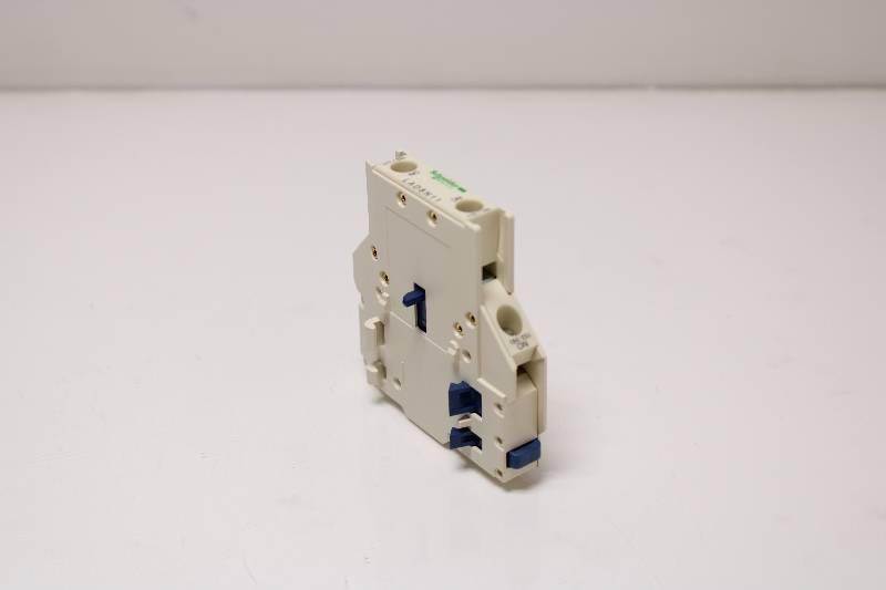SCHNEIDER ELECTRIC LAD8N11 NSNBC02 - CONTACTOR