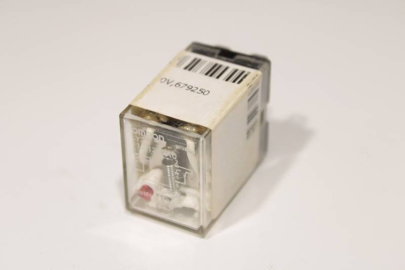 OMRON LY2N NSNBC01 - RELAY