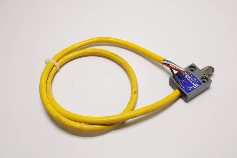 SQUARE-D MS02S0102 NSNBC01 - LIMIT SWITCH