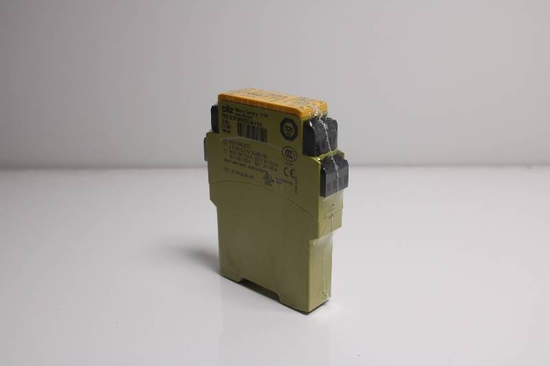 PILZ PNOZ X2.7P 24ACDC 3N/O 1N/C NSNBC01 - RELAY