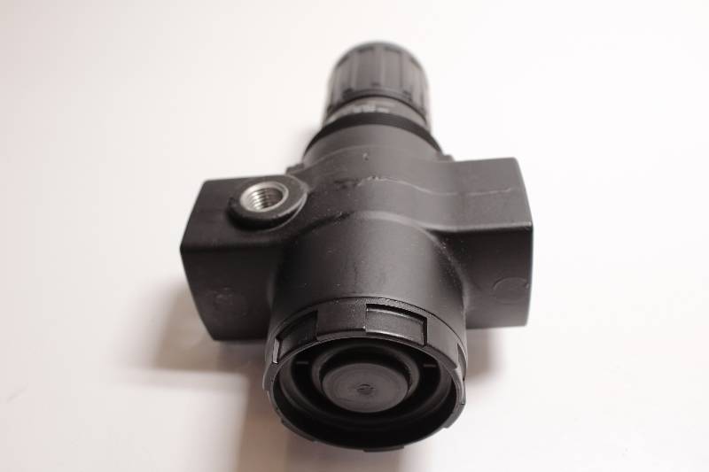 NORGREN R17-800-RNLA NSNBC01 - PNEUMATIC VALVE