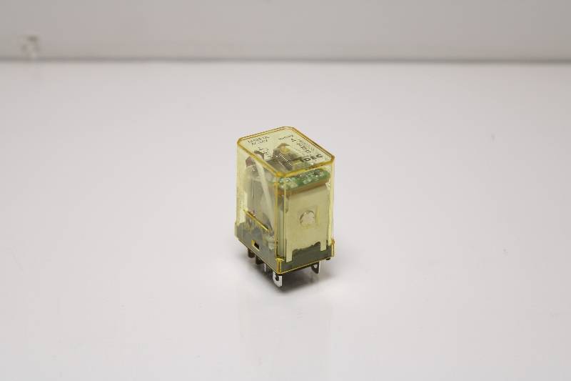 IDEC RH2B-UL NSNBC02 - RELAY
