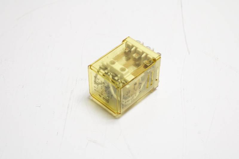 IDEC RR3B-U NSNBC02 - RELAY