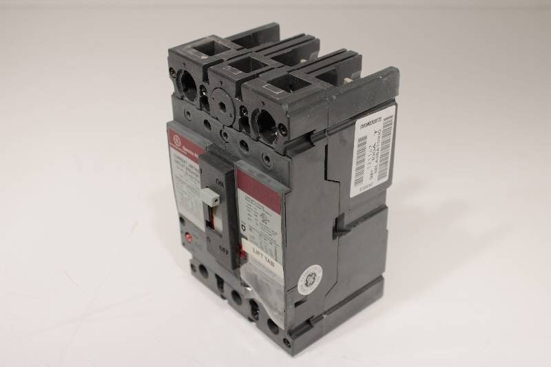 GENERAL ELECTRIC SELA36AT0100 NSNBC01 - CIRCUIT BREAKER