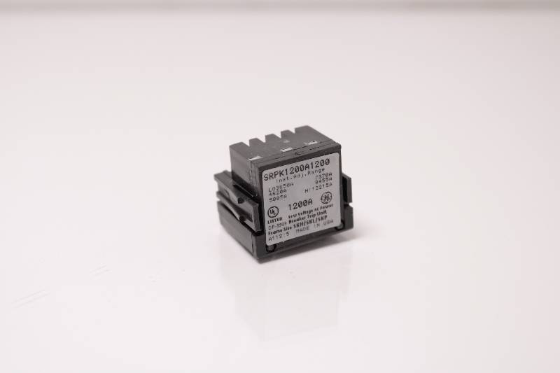 GENERAL ELECTRIC SRPK1200A1200 NSNBC01 - CIRCUIT BREAKER