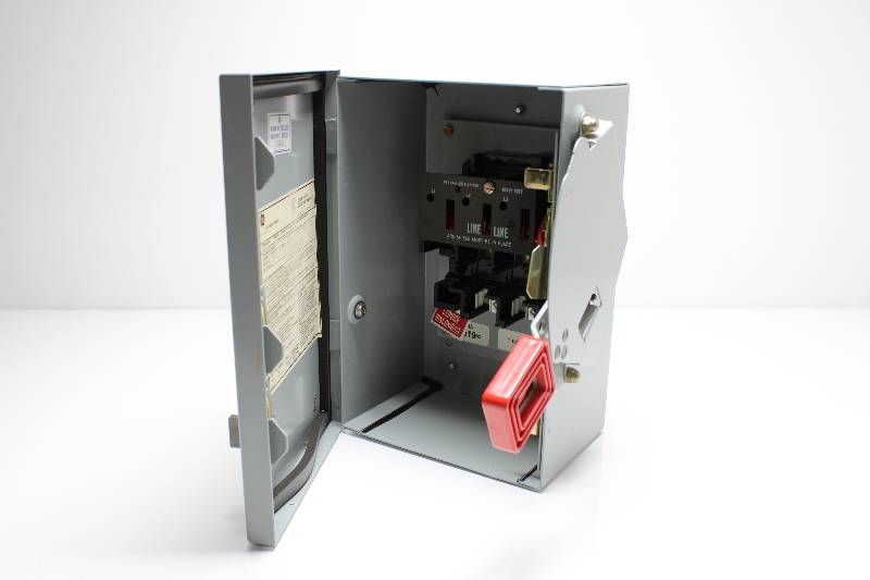 GENERAL ELECTRIC TH2221M NSNBC01 - SAFETY SWITCH