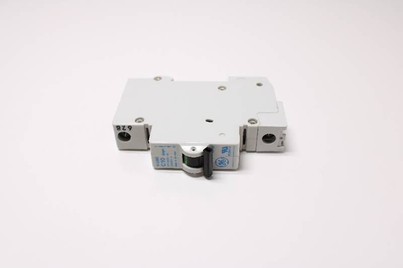 GENERAL ELECTRIC V07110 NSNBC01 - CIRCUIT BREAKER