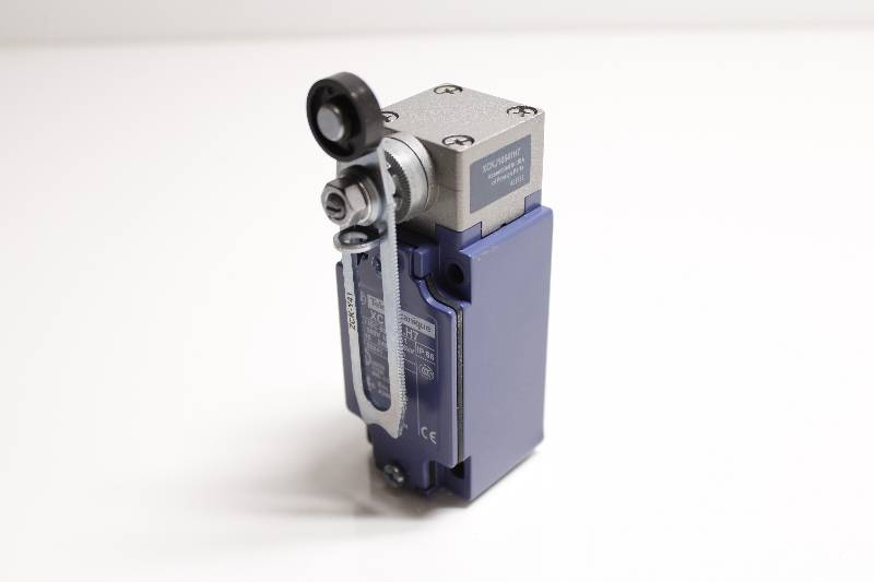 TELEMECANIQUE XCKJ10541H7 NSNBC02 - LIMIT SWITCH
