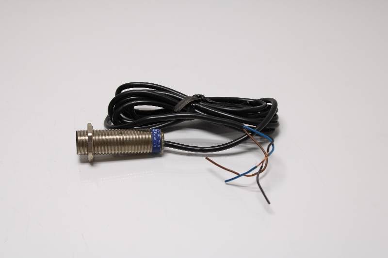 TELEMECANIQUE XS1M18PA370 NSNBC02