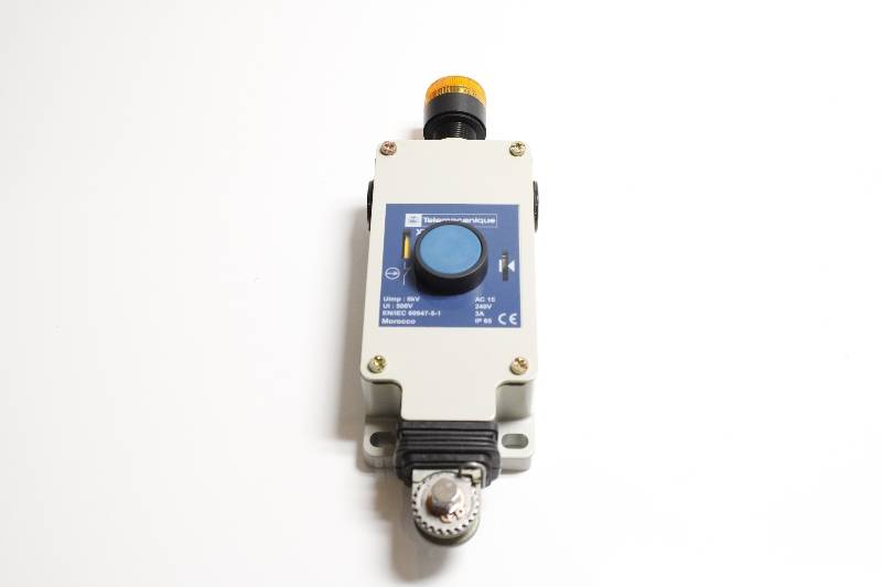 TELEMECANIQUE XY2-CH1424428 NSNBC01